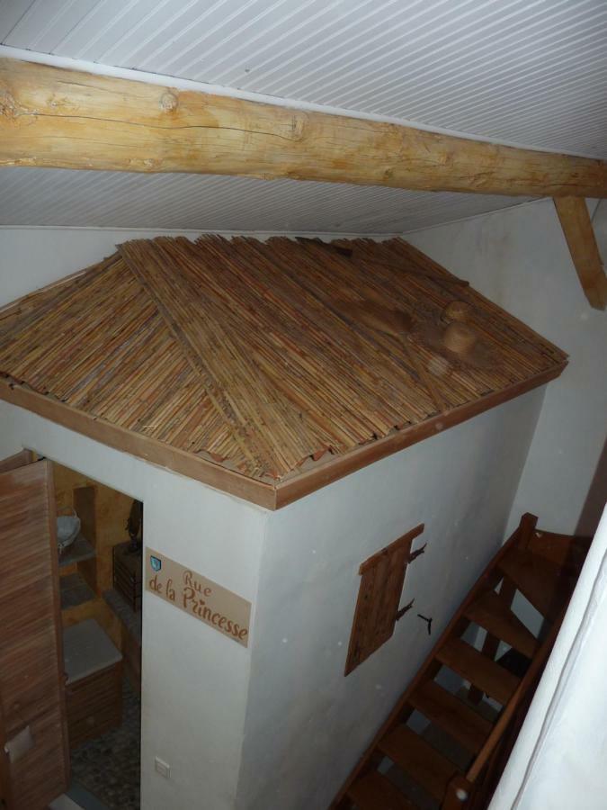 Gite Fa Mille Maison Bleu Robion en Luberon 外观 照片